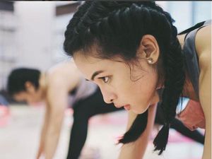 Berkeringat Saat Olahraga, Maudy Ayunda Tetap Cantik