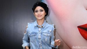 Gaya Double Denim Jessica Iskandar, Yay or Nay?