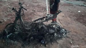 Foto: Tim Labfor Olah TKP di Pabrik Kembang Api