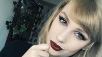 Foto: Seperti Kembar, Wanita Ini Mirip Banget Taylor Swift