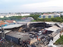 Polisi Sisir Korban di Pabrik Petasan yang Meledak, 3 Ambulans Siaga