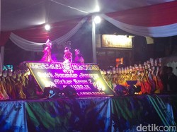 Wayang Golek Akhiri Ritual Penutupan Seni Bandung #1