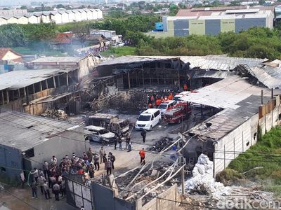 Ngeri! Ini Penampakan Pabrik Kembang Api yang Meledak, Difoto dari Atas