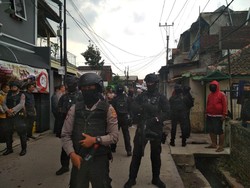 Terduga Teroris Perakit Bom di Bandung Beli Bahan Kimia via Online