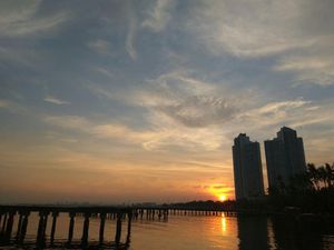 Jogging Sambil Lihat Sunrise di Utara Jakarta