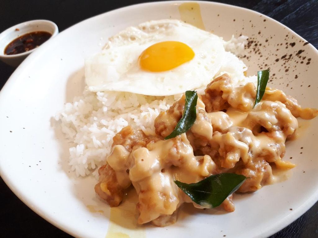 Di Sini Bisa Coba Dory, Keripik Kentang hingga Donat Telur Asin Di Sini Bisa Coba Dory, Keripik Kentang hingga Donat Telur Asin