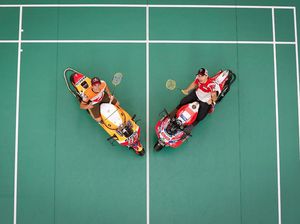 Marquez Vs Lorenzo: Dari Adu Kebut ke Tepok Bulu Marquez Vs Lorenzo: Dari Adu Kebut ke Tepok Bulu