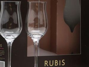 Sluurp! Kini Ada Wine dengan Rasa Dark Chocolate!