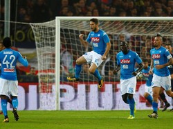 Tekuk Genoa, Napoli Kembali ke Puncak