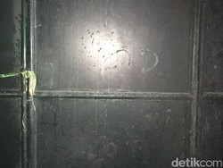 Disebut Digembok, Ini Gerbang Pabrik Petasan yang Meledak