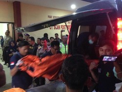 Jenazah Korban Ledakan Pabrik Petasan Tiba di RS Polri