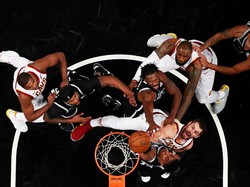 James Triple-Double, Cavs Tumbang di Brooklyn