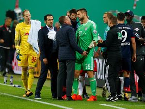 Terkait Insiden Ponsel, Direktur Olahraga RB Leipzig Dikritik