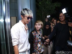 Dikabarkan Rujuk, Aming Gandeng Mesra Evelyn Dikabarkan Rujuk, Aming Gandeng Mesra Evelyn