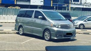 Duh, Alphard Parkirnya Ngacak