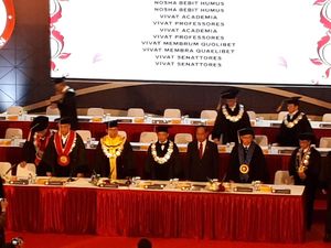 Jenderal Tito Dikukuhkan Jadi Guru Besar PTIK di Hari Kelahirannya Jenderal Tito Dikukuhkan Jadi Guru Besar PTIK di Hari Kelahirannya