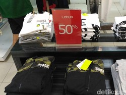 Mau Tutup, Lotus Thamrin Diskon Lipstik Hingga Celana Pria Mulai 50% Mau Tutup, Lotus Thamrin Diskon Lipstik Hingga Celana Pria Mulai 50%