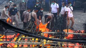 Begini Evakuasi Korban di Pabrik Kembang Api yang Meledak
