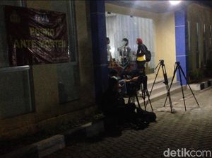 RS Polri Buka Posko Antemortem Korban Ledakan Pabrik Petasan RS Polri Buka Posko Antemortem Korban Ledakan Pabrik Petasan