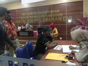 RS Polri Ambil 7 Sampel DNA Keluarga Korban Ledakan Pabrik Petasan RS Polri Ambil 7 Sampel DNA Keluarga Korban Ledakan Pabrik Petasan