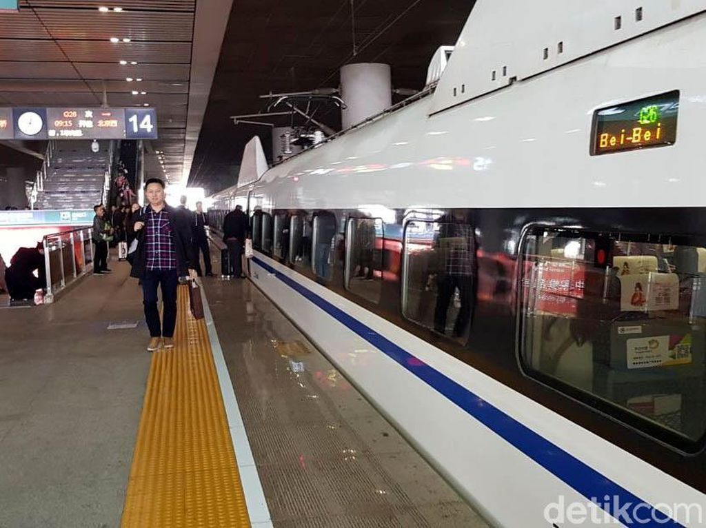 Begini Stasiun Terbesar di Asia dan Mewahnya Kereta Cepat China