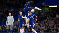 Menghadapi Everton di Stamford Bridge, Chelsea menurunkan pemain pelapisnya. Cuma Gary Cahill dan Willian yang berstatus pemain inti. Dylan Martinez/Reuters.