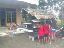 Sebar Virus Membaca, Robi Keliling Desa Pakai Pedati Pustaka