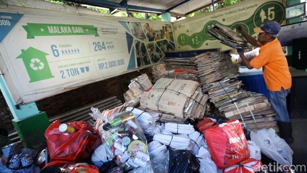 Keren! Bank Sampah Ini Kurangi Limbah Jakarta