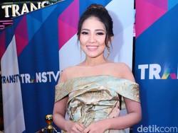 Sedang Umrah, Via Vallen Direcoki Netizen