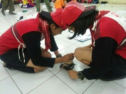 Keren! Para Pramuka Muda Ini Adu Jago Merakit Robot