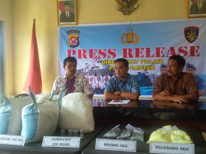 Polair Banten Tangkap Penyuplai Bom Ikan, 100 Kg Potasium Disita