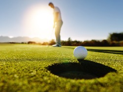 Turnamen Golf  The 12th Nongsa Cup 2017 Diserbu Wisman