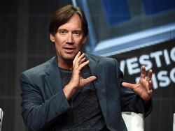 Kevin Sorbo Klaim Pernah Dilecehkan Gianni Versace