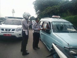 Kir Mati Empat Tahun, Sopir Truk Ini Coba Suap Petugas Dishub