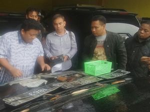 Polisi Bongkar Kiprah Pasutri Bandung Pemalsu STNK Mobil Polisi Bongkar Kiprah Pasutri Bandung Pemalsu STNK Mobil