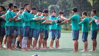 Dalam kualifikasi Piala Asia U-19, yang berlangsung 31 Oktober-8 November di Paju, Korea Selatan, Indonesia tergabung dalam Grup F bersama Korea Selatan, Timor Leste, Malaysia dan Brunei Darussalam.