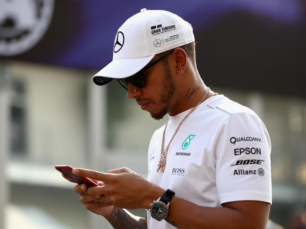Di Ambang Juara, Hamilton Belum Pikirkan Gelar