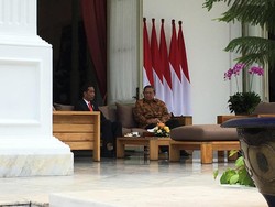 Usai Veranda Talk, Jokowi Ajak SBY Ngobrol di Ruang Kerja