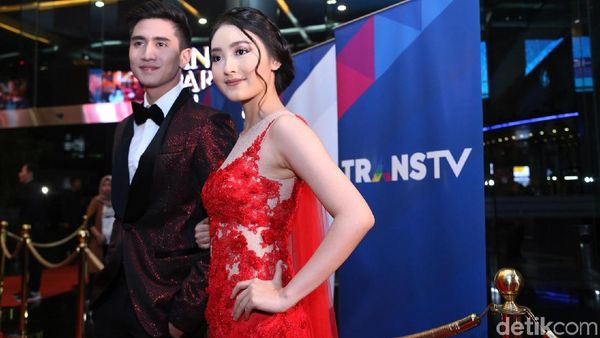 Suka Umbar Kemesraan, 5 Pasangan Artis Muda Ini Bikin Baper Fans