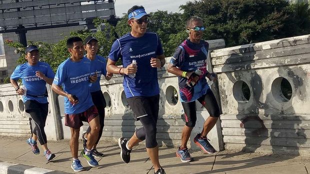 Wakil Gubernur DKI Jakarta Sandiaga Uno dikenal dengan kegiatan olahraganya, seperti lari dan berenang.