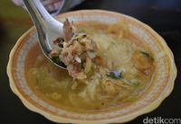 Yuk, Siang Ini Makan Soto Ayam sampai Daging yang Gurih Mengenyangkan