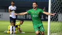 Ilija Spasojevic membuat Bhayangkara FC memimpin hingga babak pertama kelar.