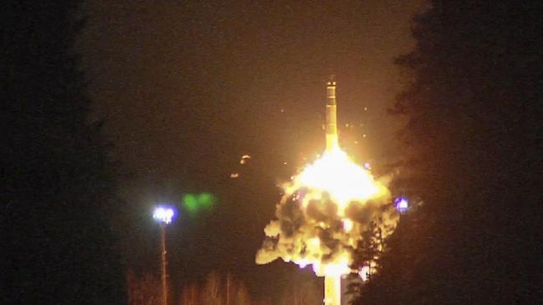 Rusia Gelar Uji Coba Rudal Balistik Antarbenua Rusia Gelar Uji Coba Rudal Balistik Antarbenua