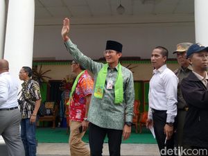 Pesan Sandiaga ke Siswa: Jangan Baper dan Koper