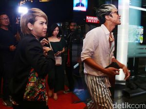 Aming dan Evelyn Jalan Bareng Lagi Aming dan Evelyn Jalan Bareng Lagi