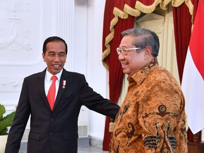 Foto: Senyum dan Santainya Obrolan Jokowi-SBY di Istana