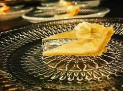 Ajaib! Beda Dari Biasanya, Pie Labu Ini Tembus Pandang