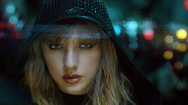 Taylor Swift Keluhkan Larangan Nyanyikan Lagu Lama di AMA