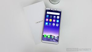 Penampilan Oppo F5, Ponsel Selfie yang Punya Teknologi AI