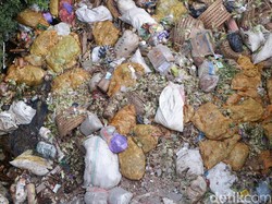 Pemkab Temanggung Kirim Truk untuk Bersihkan Sungai Penuh Sampah